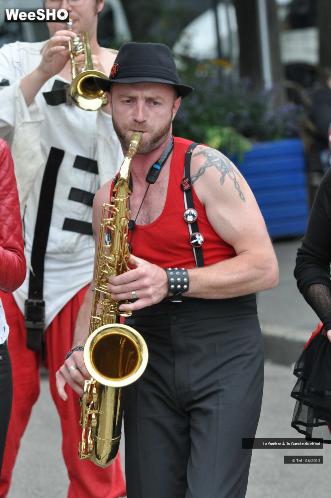 36/56 photos du spectacle La fanfare à la Gueule du ch'val